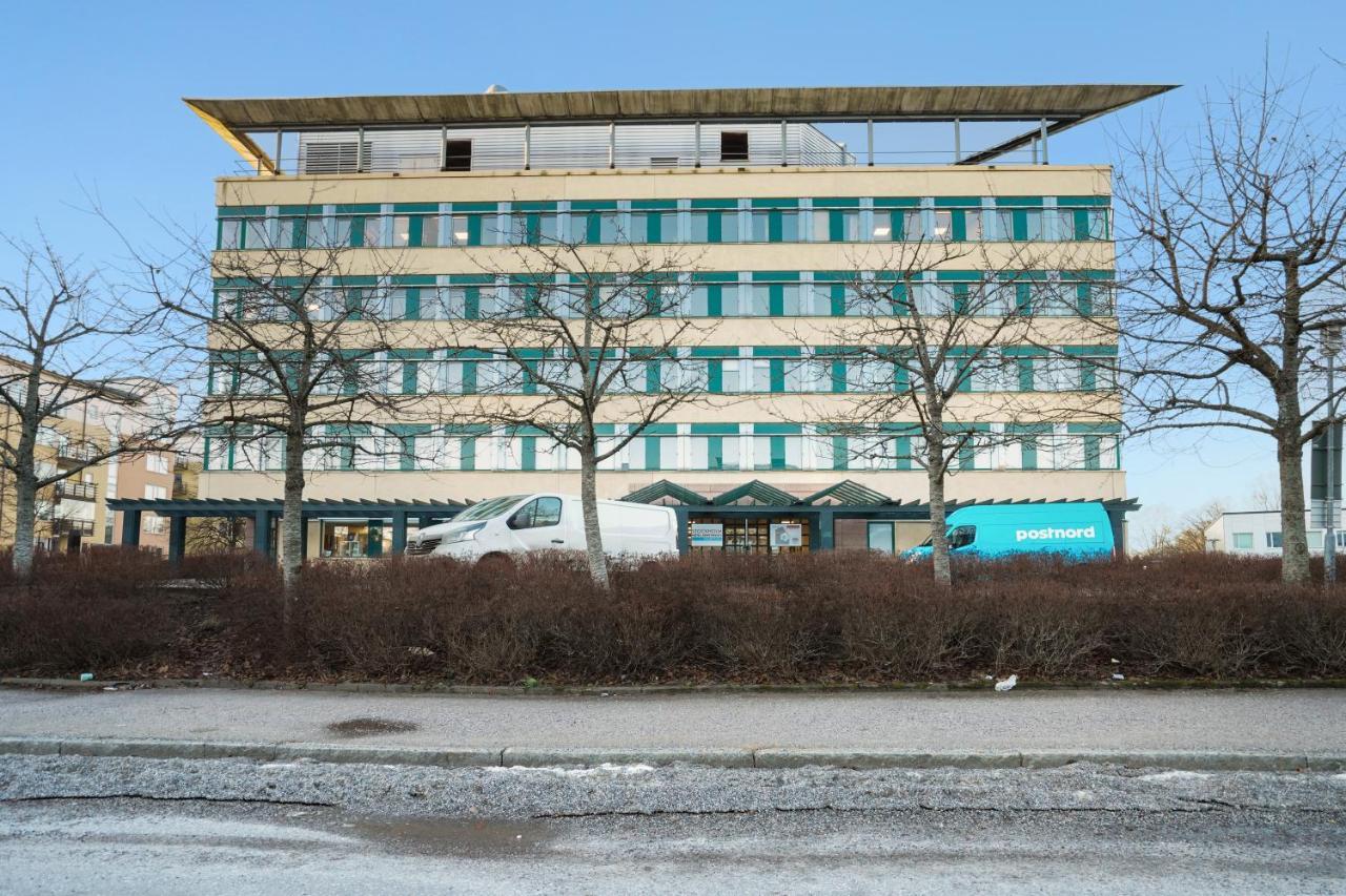 Stockholm Hotel Apartments Солентюна Екстериор снимка