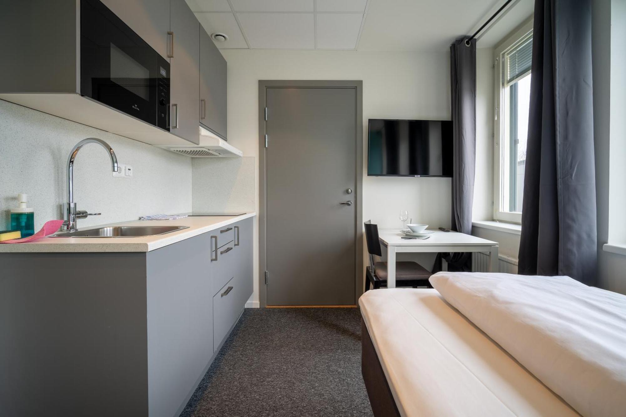 Stockholm Hotel Apartments Солентюна Екстериор снимка