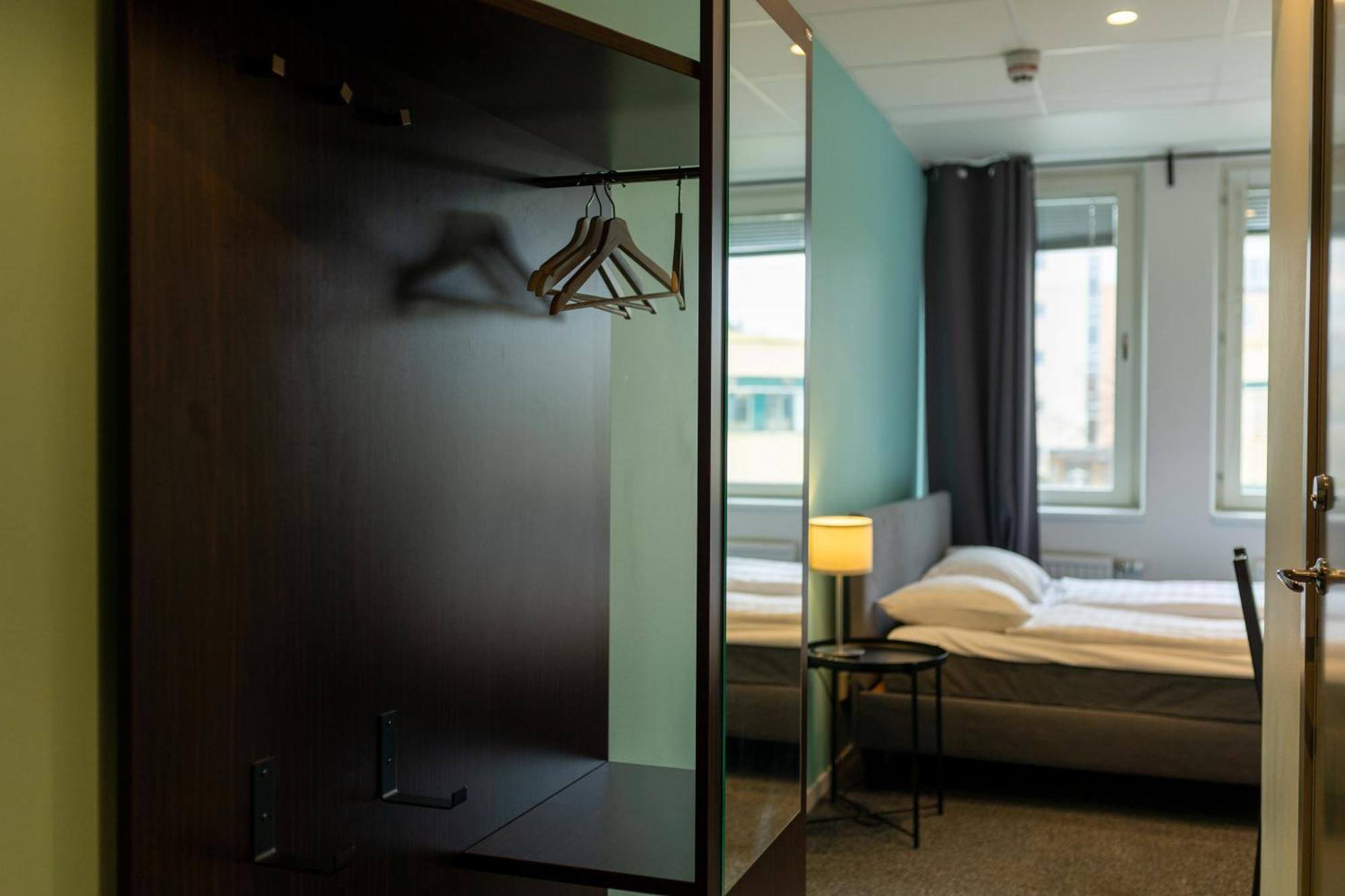 Stockholm Hotel Apartments Солентюна Екстериор снимка
